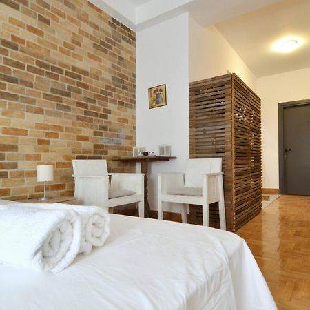 A Modern Rustic Cosy Apartment At The Foot Of Mount Lycabettus 雅典 外观 照片