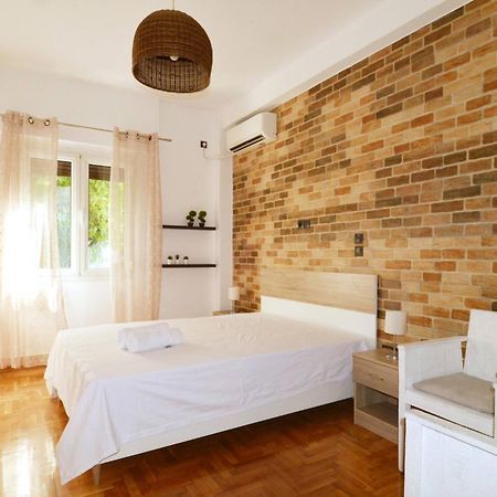 A Modern Rustic Cosy Apartment At The Foot Of Mount Lycabettus 雅典 外观 照片