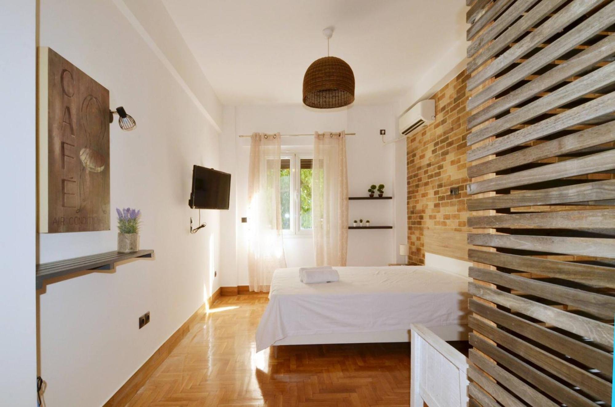 A Modern Rustic Cosy Apartment At The Foot Of Mount Lycabettus 雅典 外观 照片