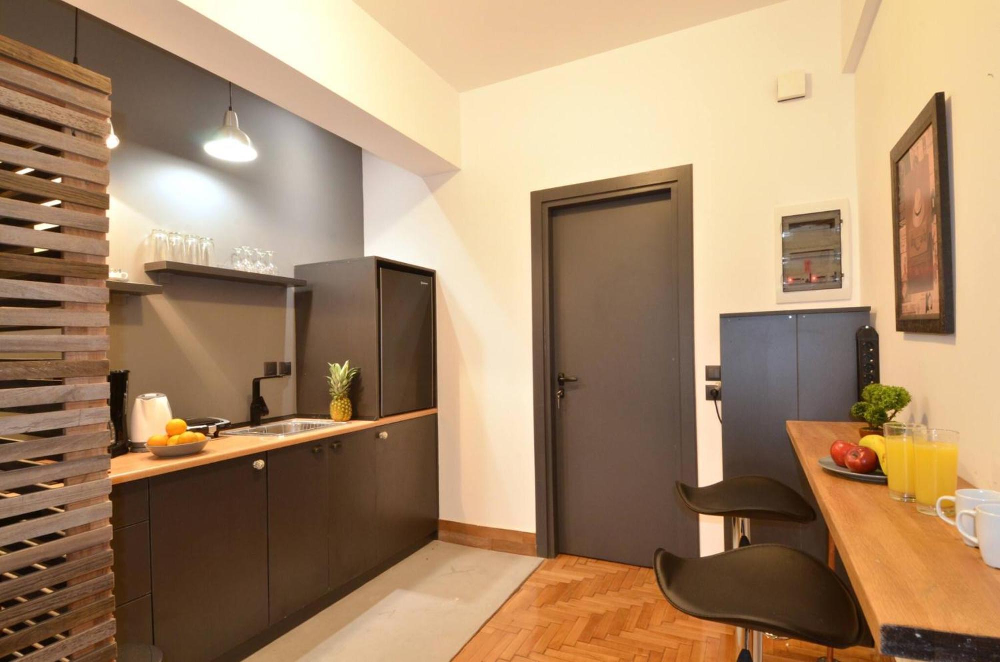 A Modern Rustic Cosy Apartment At The Foot Of Mount Lycabettus 雅典 外观 照片